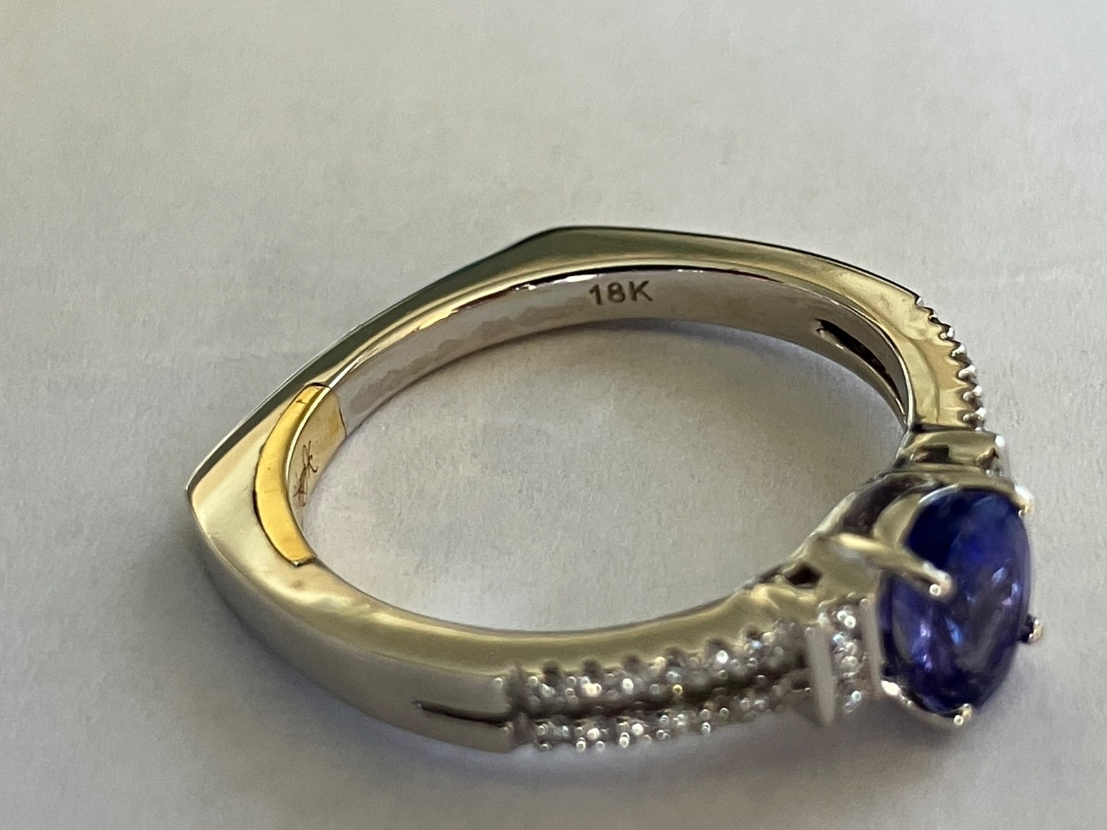 18k White Gold Oval Natural Tanzanite and Natural Diamong Ring view 9