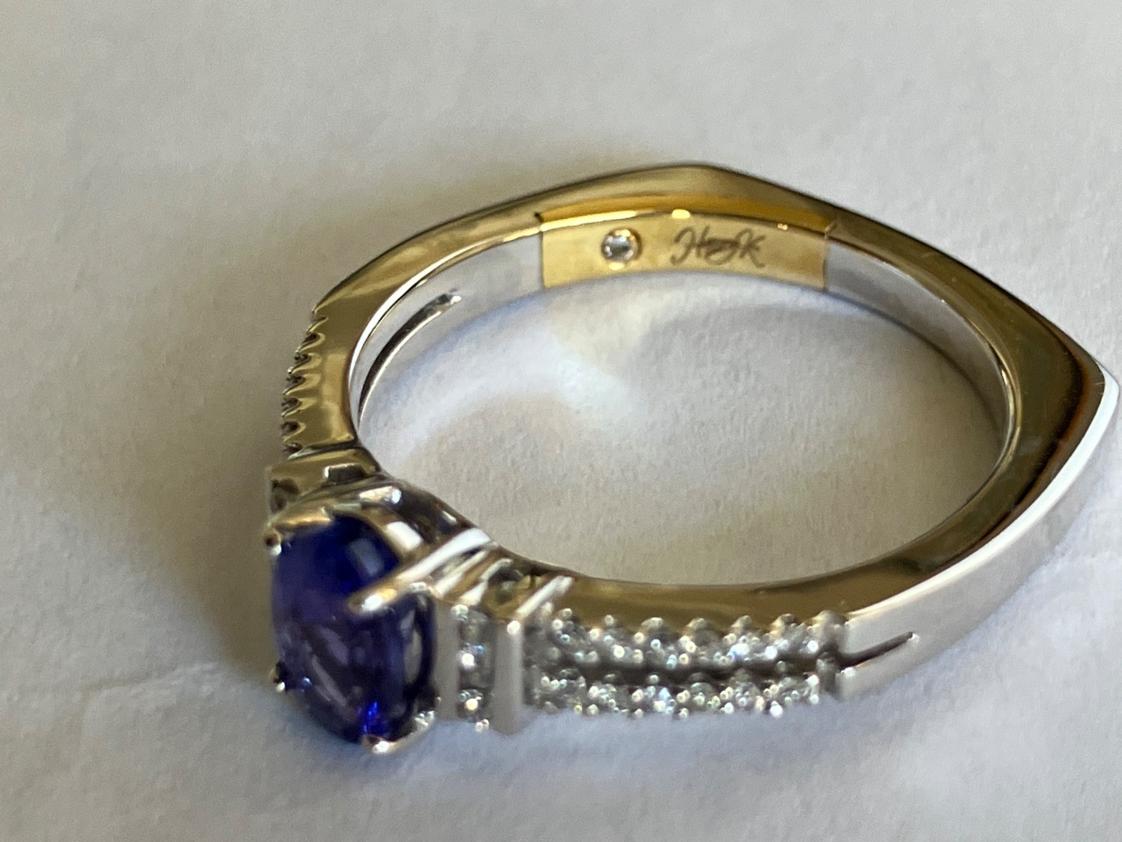 18k White Gold Oval Natural Tanzanite and Natural Diamong Ring view 8